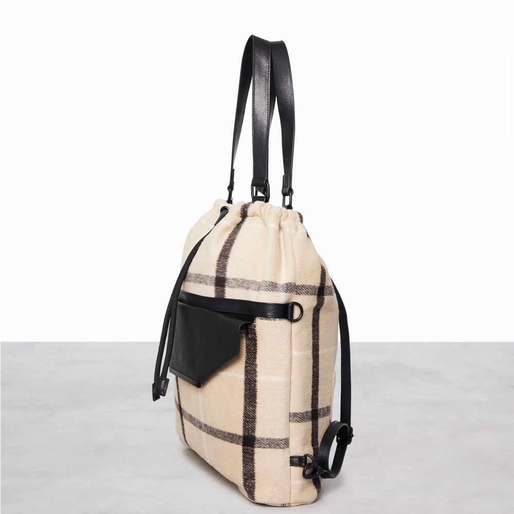 Beis Messenger Tote in Plaid